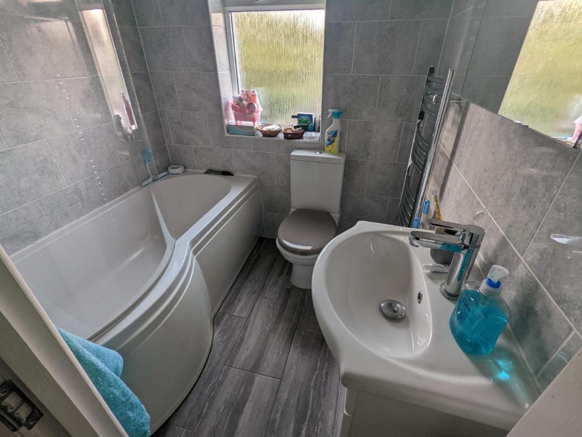 Holiday home Spacious 2 Bedroom House With Garden