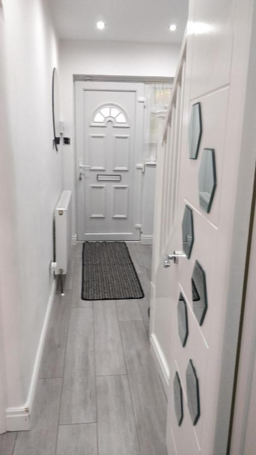 Spacious 2 Bedroom House With Garden Holiday home
